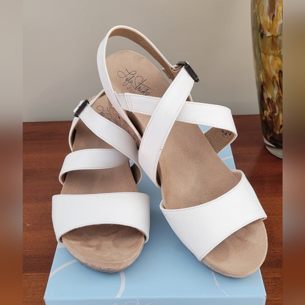 Life Stride Women's Classic White Sandals